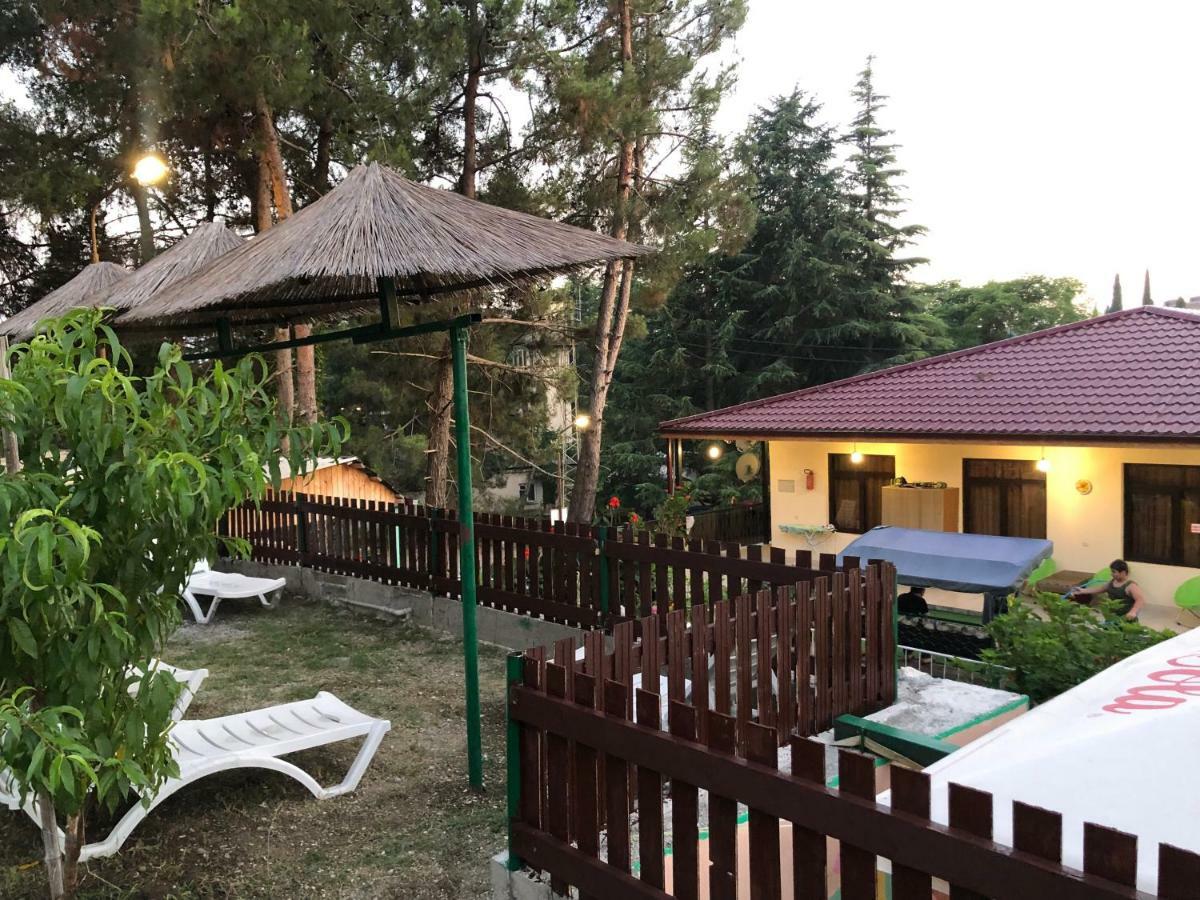Cafe-Hotel Assir Pizunda Esterno foto